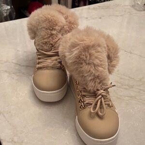 Women's Tan Fur-Lined Sneakers